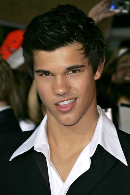 taylor lautner black and white. jacob/taylor is. comparing